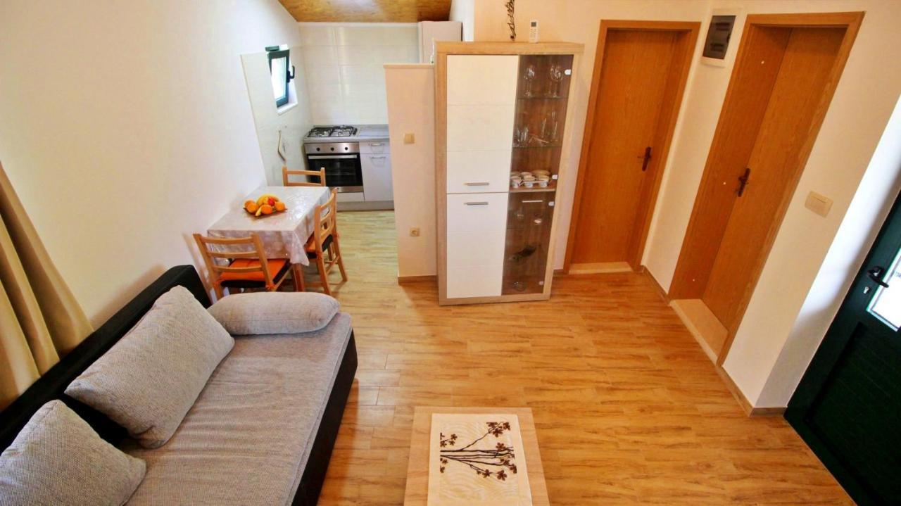 Holiday Home Jozo Omis Exterior photo