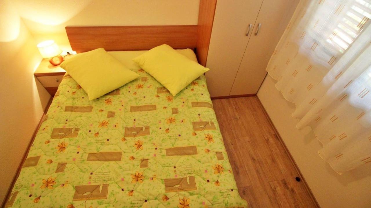 Holiday Home Jozo Omis Exterior photo
