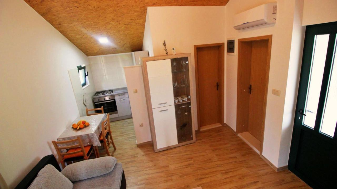 Holiday Home Jozo Omis Exterior photo